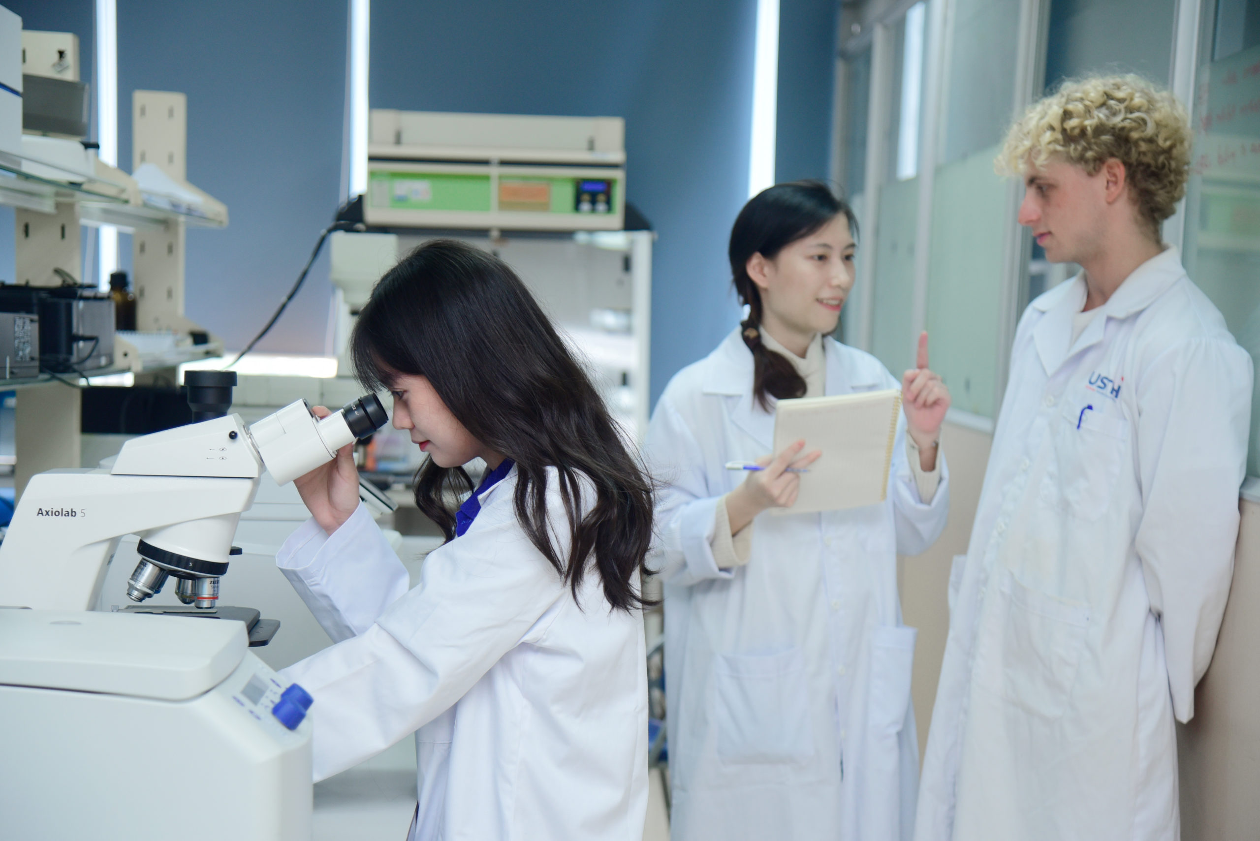 Học tốt tổ hợp Toán - Sinh chọn ngành nào tại USTH?